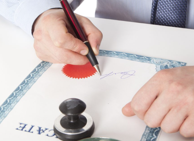 The Fundamentals of Becoming a Notary Public