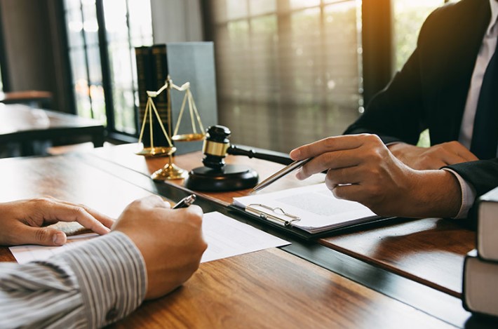 Top 6 Benefits Of Hiring A Reliable Maritime Lawyer